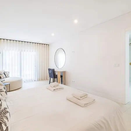Veiga - Luxury Modern Design With Large Beautiful Garden 別荘