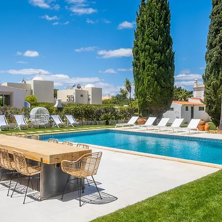 別荘 Veiga - Luxury Modern Design With Large Beautiful Garden