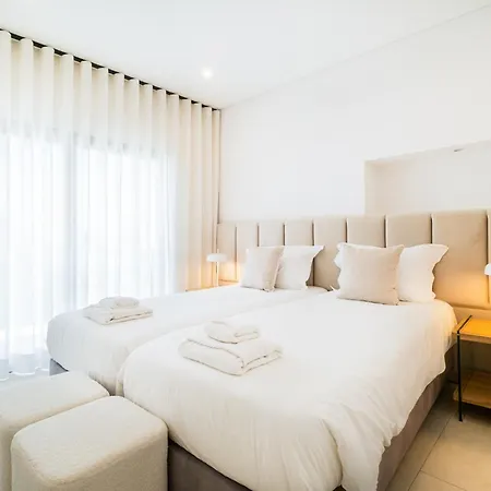 別荘 Veiga - Luxury Modern Design With Large Beautiful Garden