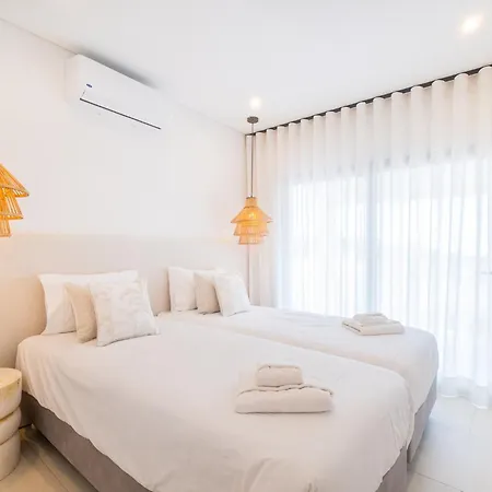 Veiga - Luxury Modern Design With Large Beautiful Garden 別荘 *