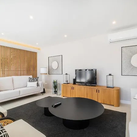 Veiga - Luxury Modern Design With Large Beautiful Garden アルブフェイラ