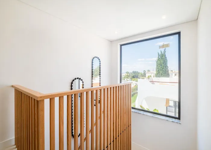 Hébergement de vacances Veiga - Luxury Modern Design With Large Beautiful Garden Albufeira