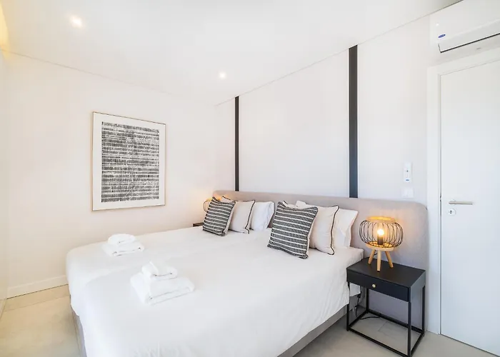 Veiga - Luxury Modern Design With Large Beautiful Garden Hébergement de vacances Albufeira
