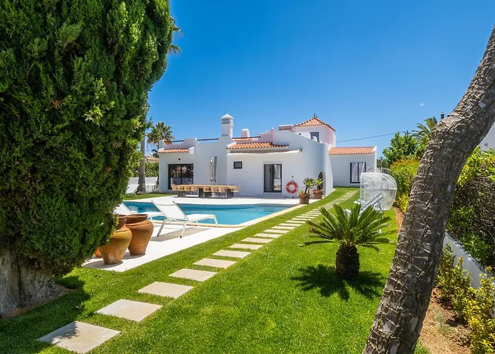 Hébergement de vacances Veiga - Luxury Modern Design With Large Beautiful Garden Albufeira