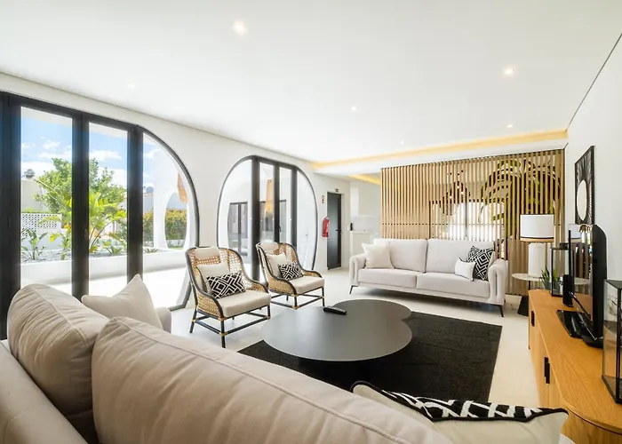 Veiga - Luxury Modern Design With Large Beautiful Garden Hébergement de vacances Albufeira