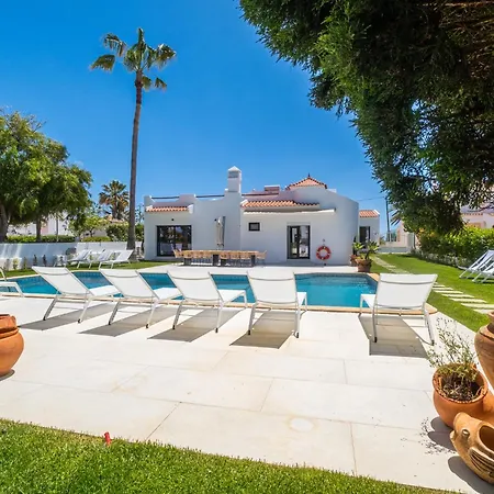 Ferienhaus Veiga - Luxury Modern Design With Large Beautiful Garden *