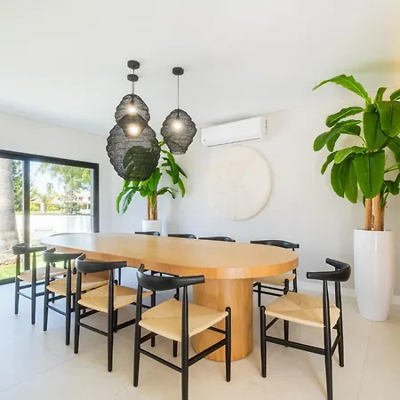 Ferienhaus Veiga - Luxury Modern Design With Large Beautiful Garden *