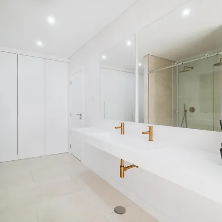 Veiga - Luxury Modern Design With Large Beautiful Garden *