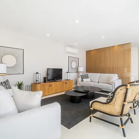 Veiga - Luxury Modern Design With Large Beautiful Garden Feriehus *