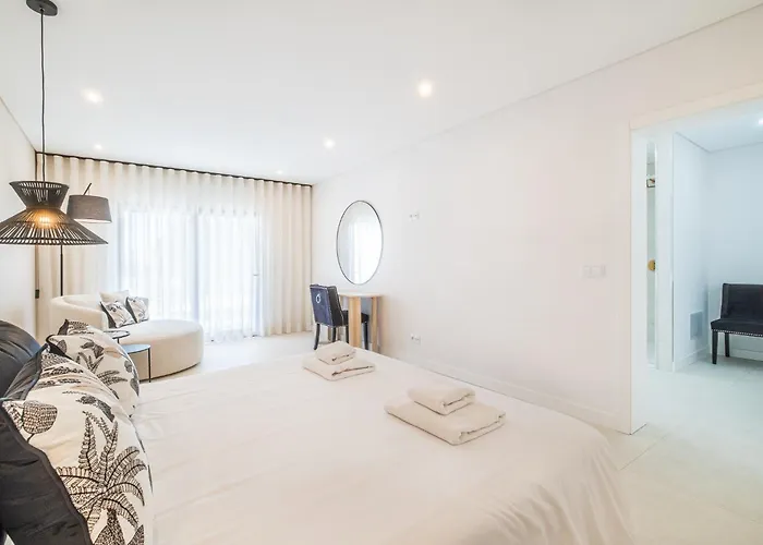 Veiga - Luxury Modern Design With Large Beautiful Garden Nyaraló