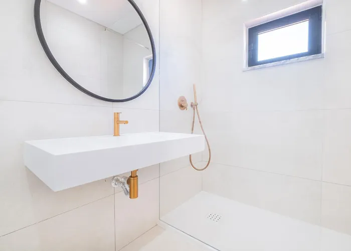 Nyaraló Veiga - Luxury Modern Design With Large Beautiful Garden