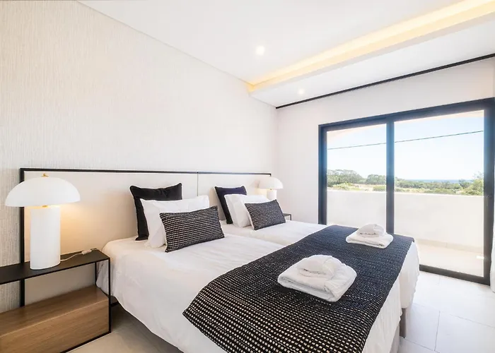 Veiga - Luxury Modern Design With Large Beautiful Garden *