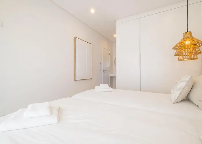Nyaraló Veiga - Luxury Modern Design With Large Beautiful Garden *