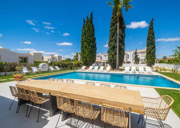 Veiga - Luxury Modern Design With Large Beautiful Garden Nyaraló