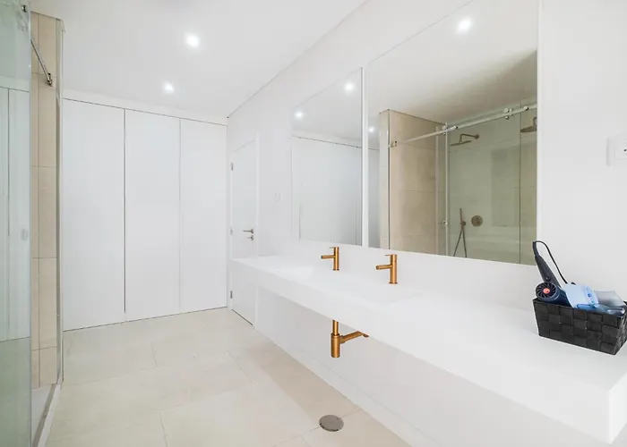 Veiga - Luxury Modern Design With Large Beautiful Garden *