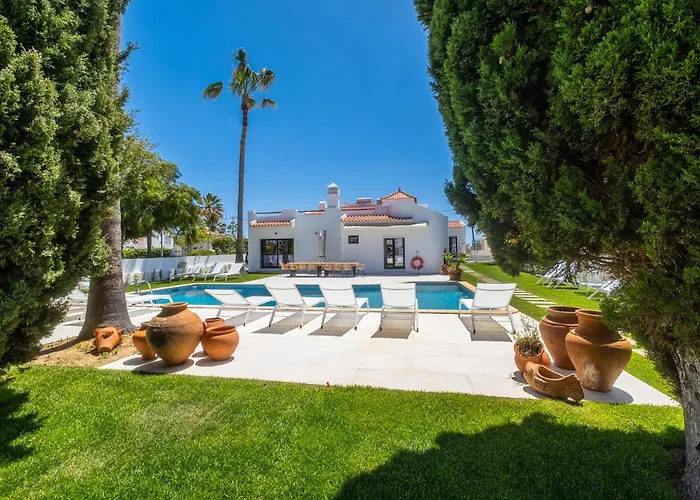 Veiga - Luxury Modern Design With Large Beautiful Garden