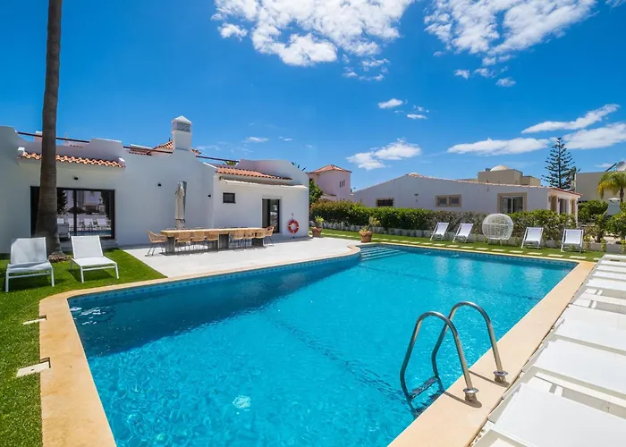 Veiga - Luxury Modern Design With Large Beautiful Garden