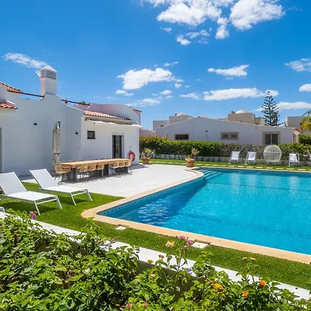Veiga - Luxury Modern Design With Large Beautiful Garden Holiday home